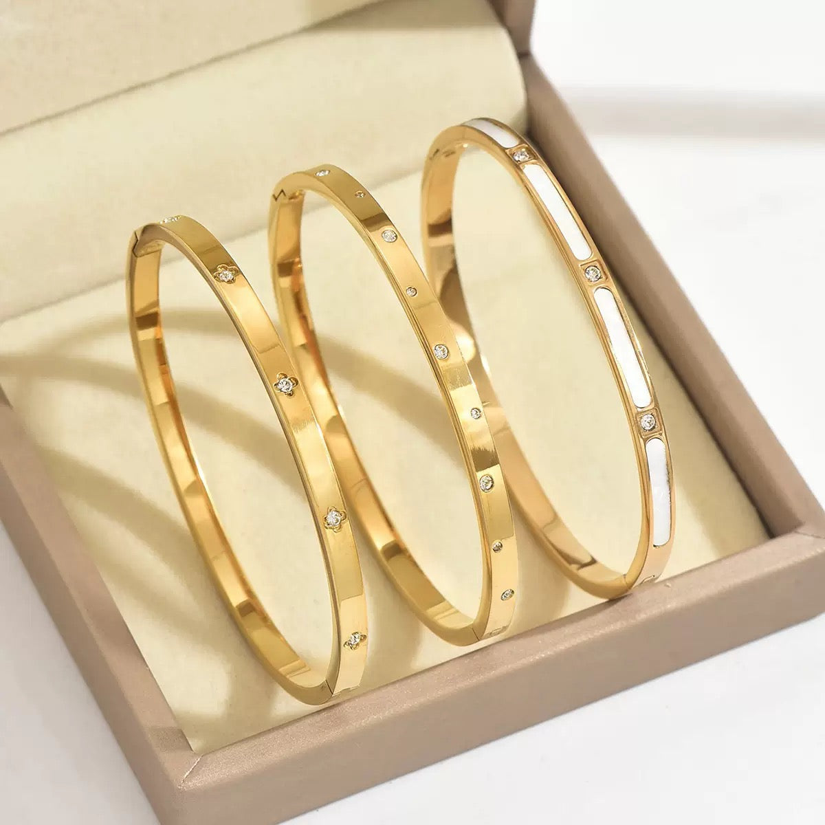 Slim White 3 in 1 Set Bangle in Stainless Steel