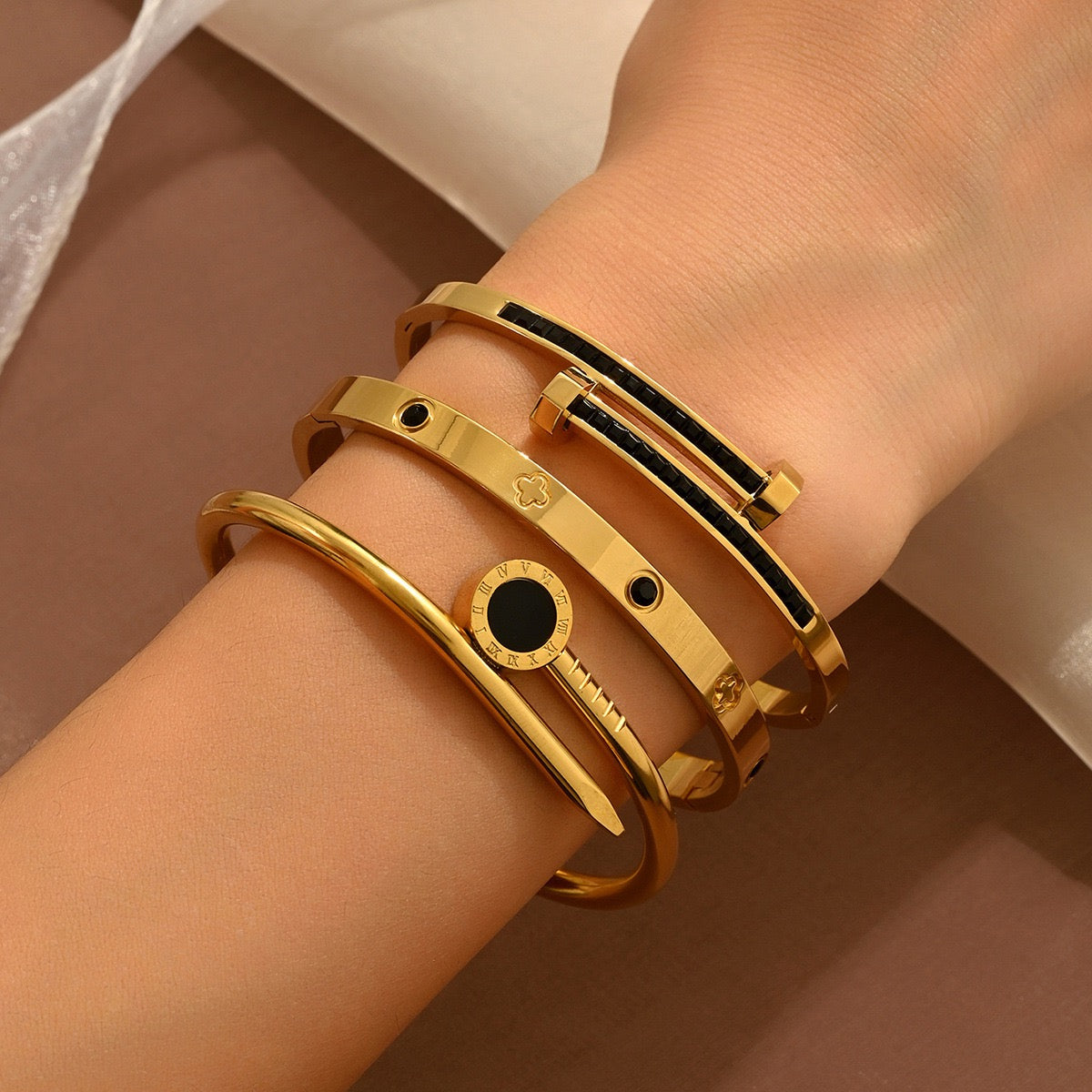 Black Stoned 3 in 1 Bangles Set